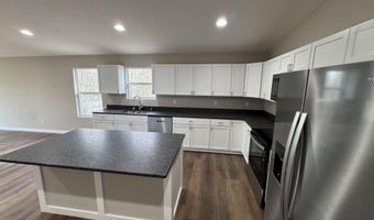 450 Trinton Cir, Bedford, IN 47421