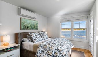 451 Appletree Point Rd, Burlington, VT 05408