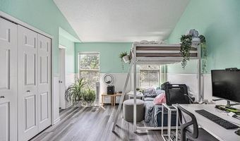 239 Fieldcrest St, Ann Arbor, MI 48103