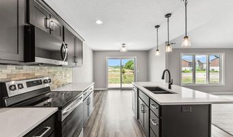 1700 Badger Ln, Auburn, IN 46706