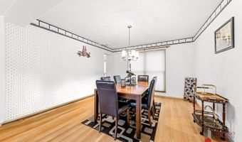 275 Farmhill Dr, Algonquin, IL 60102
