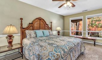 111 Hidden Pond Ln, Asheville, NC 28804