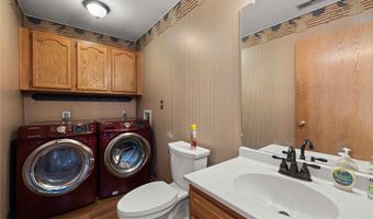 1215 7th Ave SE, Altoona, IA 50009