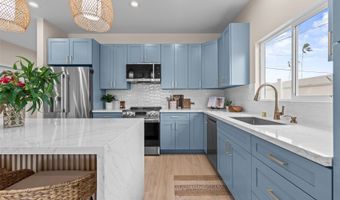 240 Kalama St, Kailua, HI 96734