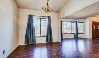 14076 Wawona Rd, Apple Valley, CA 92307