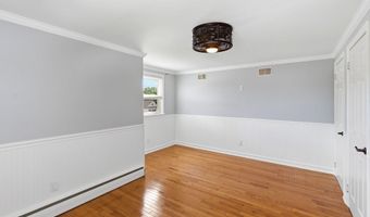 19 Harpoon St, Beachwood, NJ 08722
