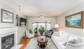 1537 Whispering Creek Dr, Ballwin, MO 63021