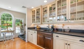 40 Hemlock Ave, Andover, NJ 07860