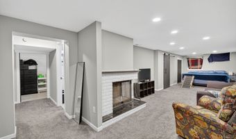 808 Tyler St, Polk City, IA 50226