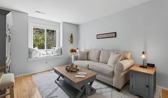 42 Turtle Bay Dr 42, Branford, CT 06405