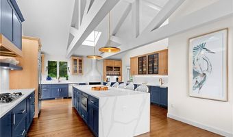 1 Harbor View Dr, Newport, RI 02840