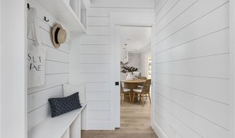 14 Kay Blvd, Middletown, RI 02842