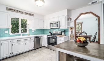 6 Brookdale Ln, Brookfield, CT 06804