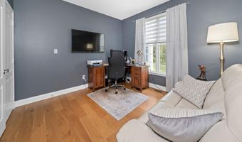33 WATERTON Dr, Bear, DE 19701