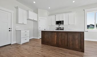 3928 Hidden Valley Dr, Ammon, ID 83406