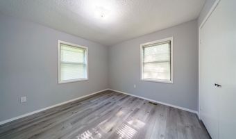 230 Kenneth St, Batesville, AR 72501