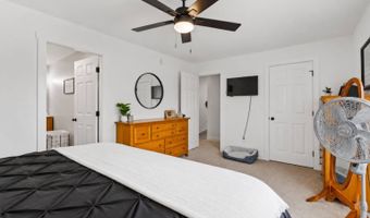 816 Riverside Dr, Augusta, ME 04330