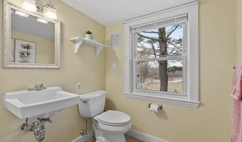 62 Spruce St 62, Acton, MA 01720