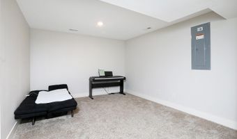 5421 Rowling Dr, Ames, IA 50014