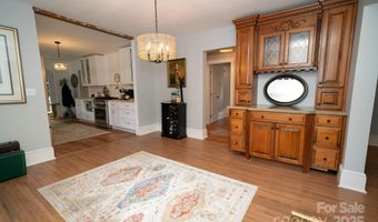 1712 Umstead St, Charlotte, NC 28205