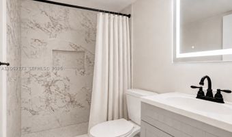 2750 NE 183rd St 304, Aventura, FL 33160
