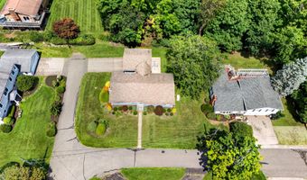 78 Arrowhead Rd, Brookfield, CT 06804