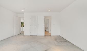 1015 Timber Lake Dr, Antioch, IL 60002