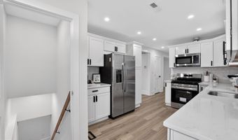 907 LAWRENCE St NE, Washington, DC 20017