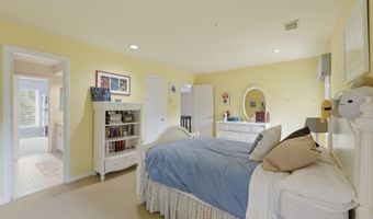 8004 SPLIT OAK Dr, Bethesda, MD 20817