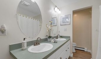 51 Palomino Ln, Bedford, NH 03110