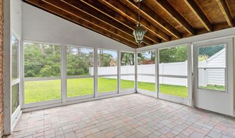 175 Colonial Ave, Albany, NY 12208
