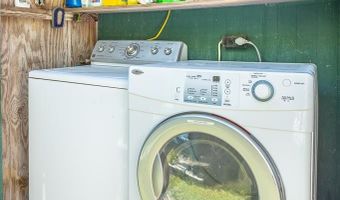 66 8th St, Apalachicola, FL 32320