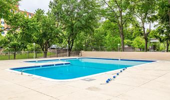 1300 ARMY NAVY Dr 816, Arlington, VA 22202