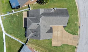 8924 VILLAGE LAKE Ln, Bartlett, TN 38002