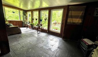 118 Foster Dr, Bennington, VT 05201