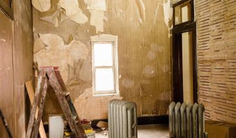 1035 Broad St, Camden, SC 29020