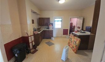 121 N 10th St, Atchison, KS 66002