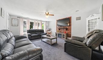 26 City View Pkwy, Johnston, RI 02919