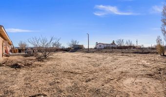 11 Private Dr, Alcalde, NM 87511