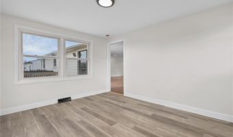 99 Salem Ave, Cranston, RI 02920