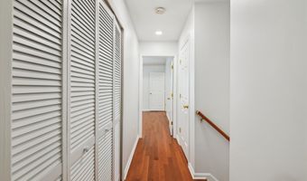 20 HARBOUR HEIGHTS Dr 20, Annapolis, MD 21401