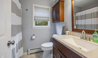 5 Smith Pl, Cheshire, CT 06410