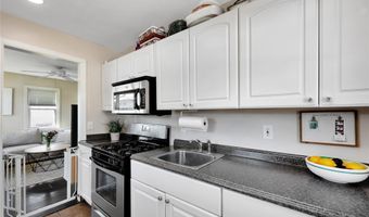3 Kent Pl, Amityville, NY 11701