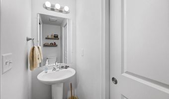 45 Chestnut St, Athol, MA 01331