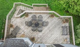 635 Oakview Dr, Algonquin, IL 60102