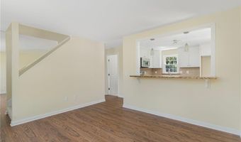 208 W View Rd, Middletown, RI 02842