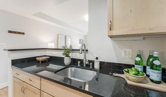 231 N THOMAS St 105, Arlington, VA 22203