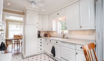 2403 Guenever Ct, Altoona, IA 50009