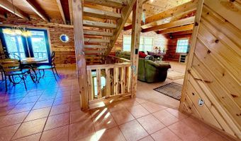 300 Round Up Ln, Bakersfield, MO 65609