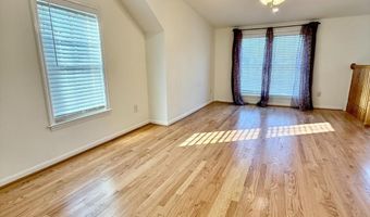 5713 19TH St N, Arlington, VA 22205